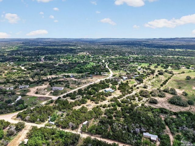 1721 LAKESHORE DR N, Bandera, TX 78003