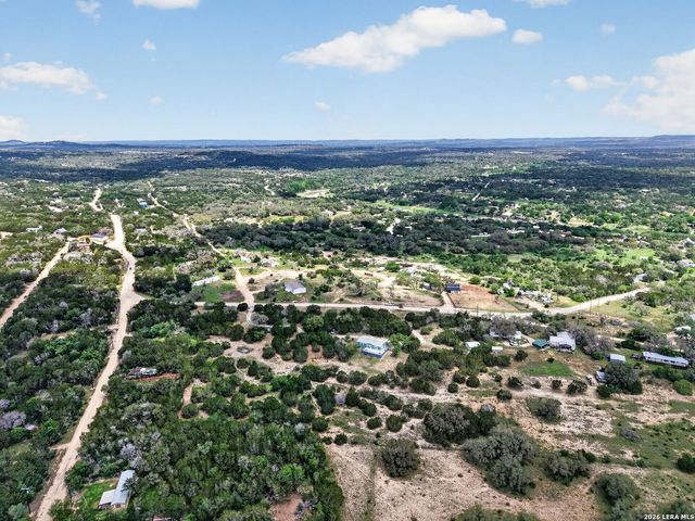 1721 LAKESHORE DR N, Bandera, TX 78003