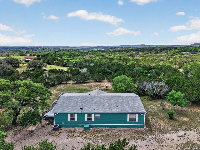1721 LAKESHORE DR N, Bandera, TX 78003