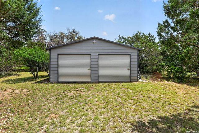 1721 LAKESHORE DR N, Bandera, TX 78003