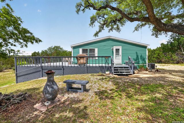 1721 LAKESHORE DR N, Bandera, TX 78003