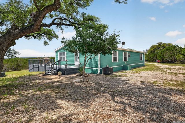 1721 LAKESHORE DR N, Bandera, TX 78003