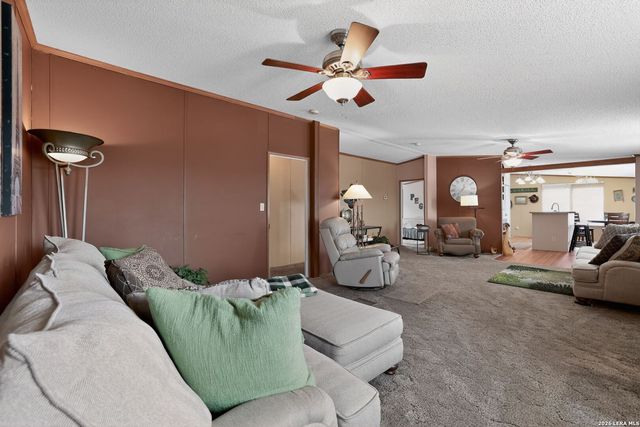 1721 LAKESHORE DR N, Bandera, TX 78003
