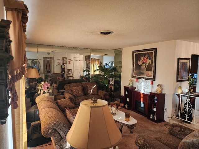 4444 NW 42nd Avenue, Lauderdale Lakes, FL 33319