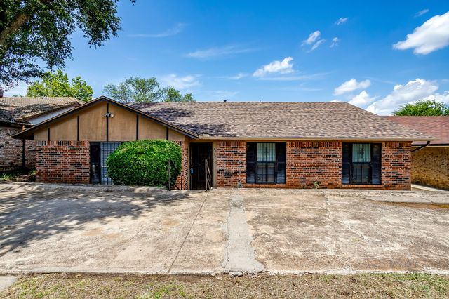 2862 Southpark Lane, Fort Worth, TX 76133