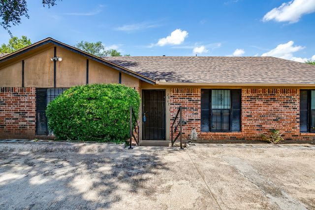 2862 Southpark Lane, Fort Worth, TX 76133