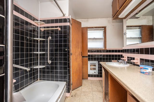 1414 Rice Avenue, Gainesville, TX 76240