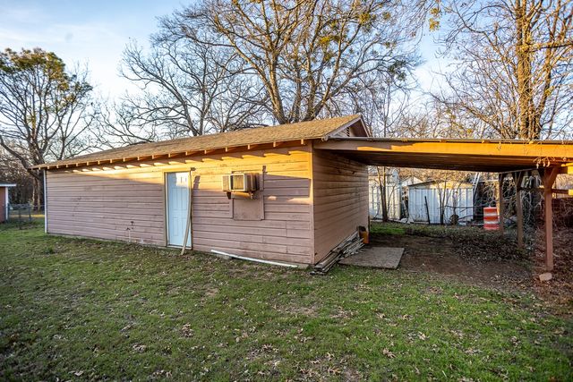 1414 Rice Avenue, Gainesville, TX 76240