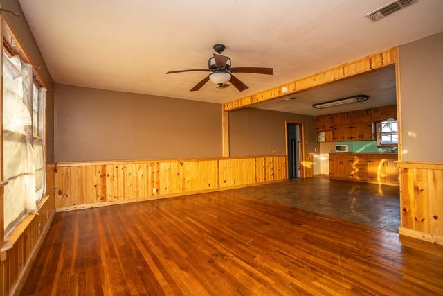 1414 Rice Avenue, Gainesville, TX 76240