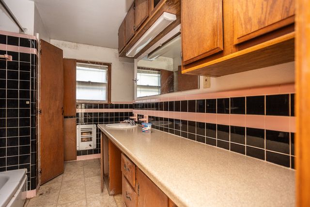 1414 Rice Avenue, Gainesville, TX 76240