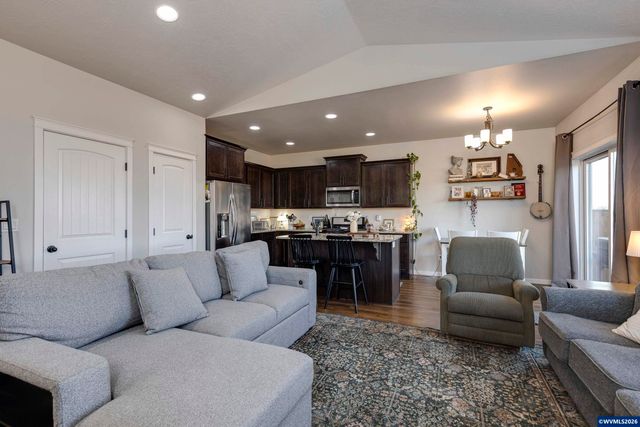 500 Merlot St, Amity, OR 97101