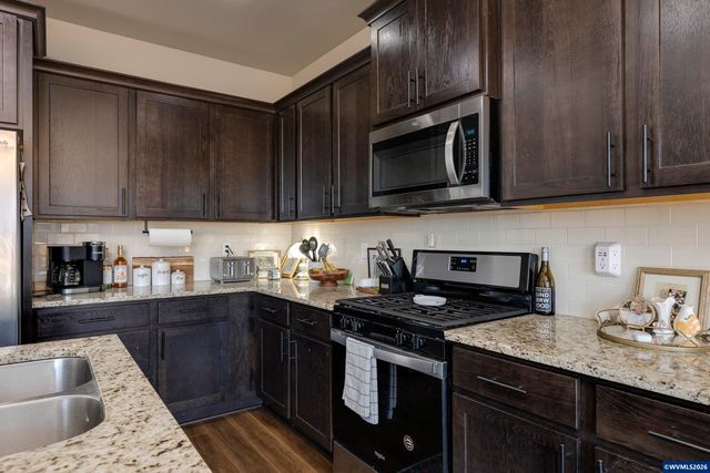 500 Merlot St, Amity, OR 97101