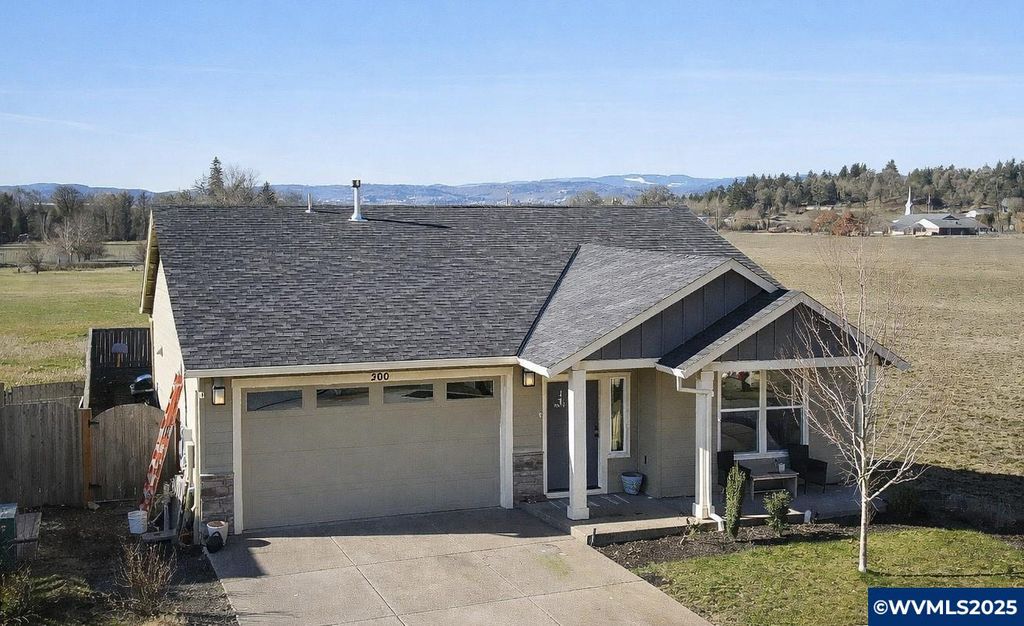 500 Merlot St, Amity, OR 97101