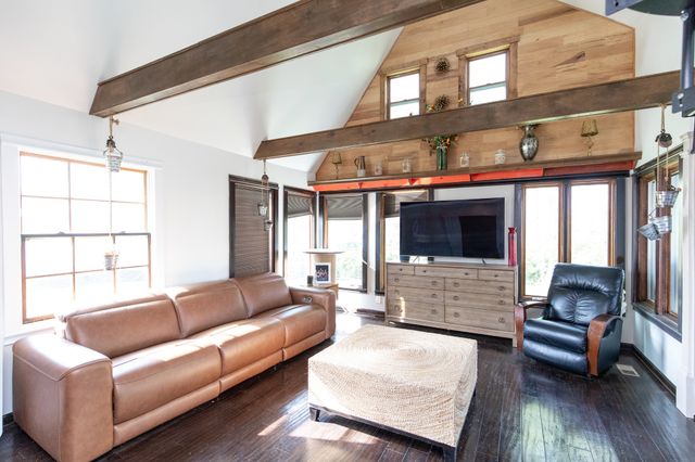 155 S Birchwood Dr, Hendersonville, TN 37075