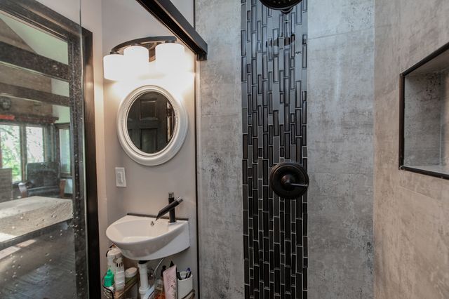 155 S Birchwood Dr, Hendersonville, TN 37075