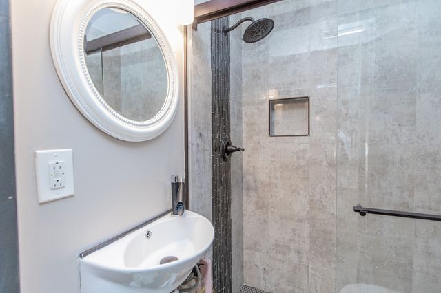 155 S Birchwood Dr, Hendersonville, TN 37075