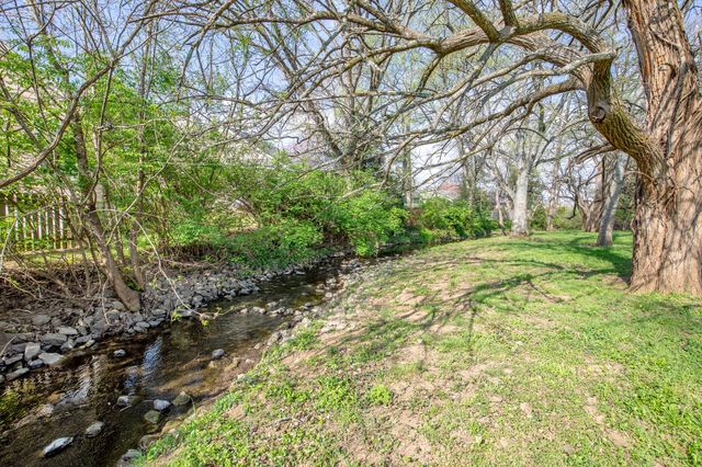 155 S Birchwood Dr, Hendersonville, TN 37075