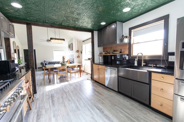 155 S Birchwood Dr, Hendersonville, TN 37075