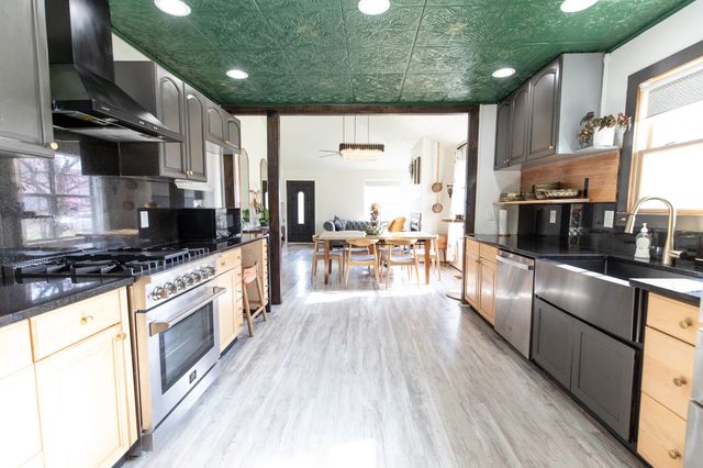 155 S Birchwood Dr, Hendersonville, TN 37075