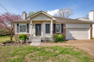 155 S Birchwood Dr, Hendersonville, TN 37075