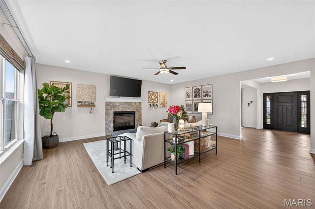 205 Wyndemere Lane, Lake St Louis, MO 63367