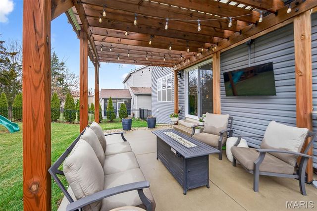 205 Wyndemere Lane, Lake St Louis, MO 63367