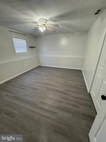 94 LONGWOOD DR, Bunker Hill, WV 25413