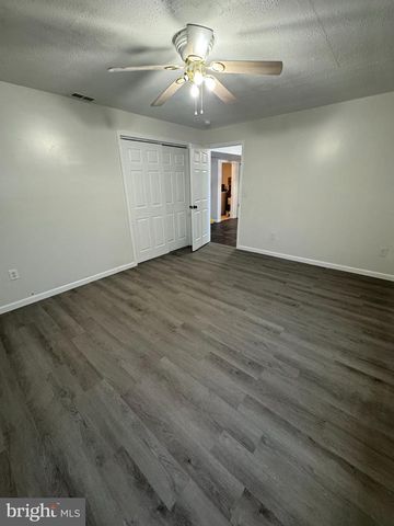 94 LONGWOOD DR, Bunker Hill, WV 25413