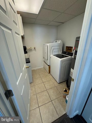 94 LONGWOOD DR, Bunker Hill, WV 25413