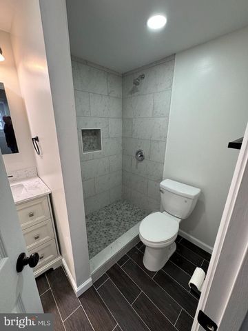 94 LONGWOOD DR, Bunker Hill, WV 25413