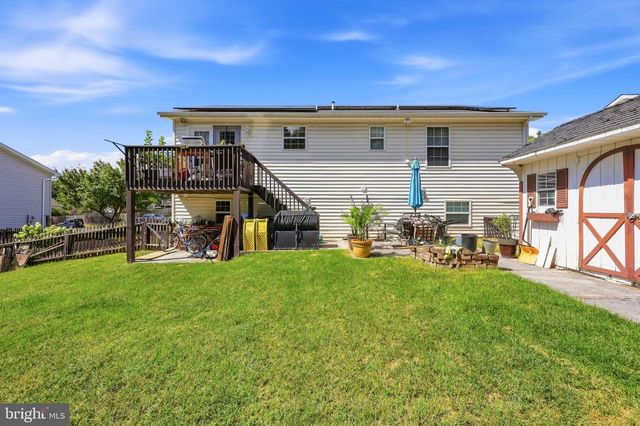 94 LONGWOOD DR, Bunker Hill, WV 25413