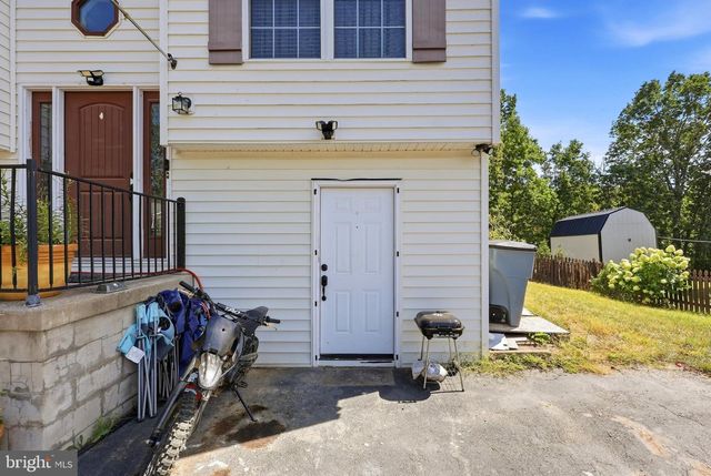 94 LONGWOOD DR, Bunker Hill, WV 25413