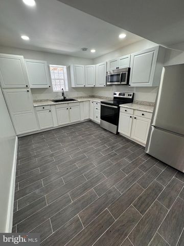 94 LONGWOOD DR, Bunker Hill, WV 25413