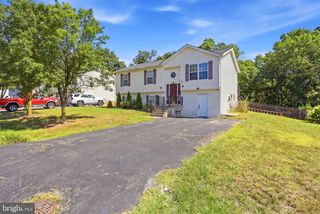 94 LONGWOOD DR, Bunker Hill, WV 25413