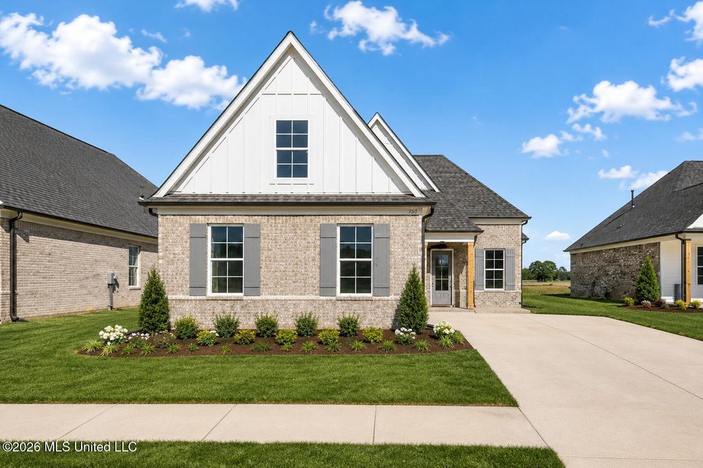 895 Coahoma Court, Nesbit, MS 38651 — photo 2