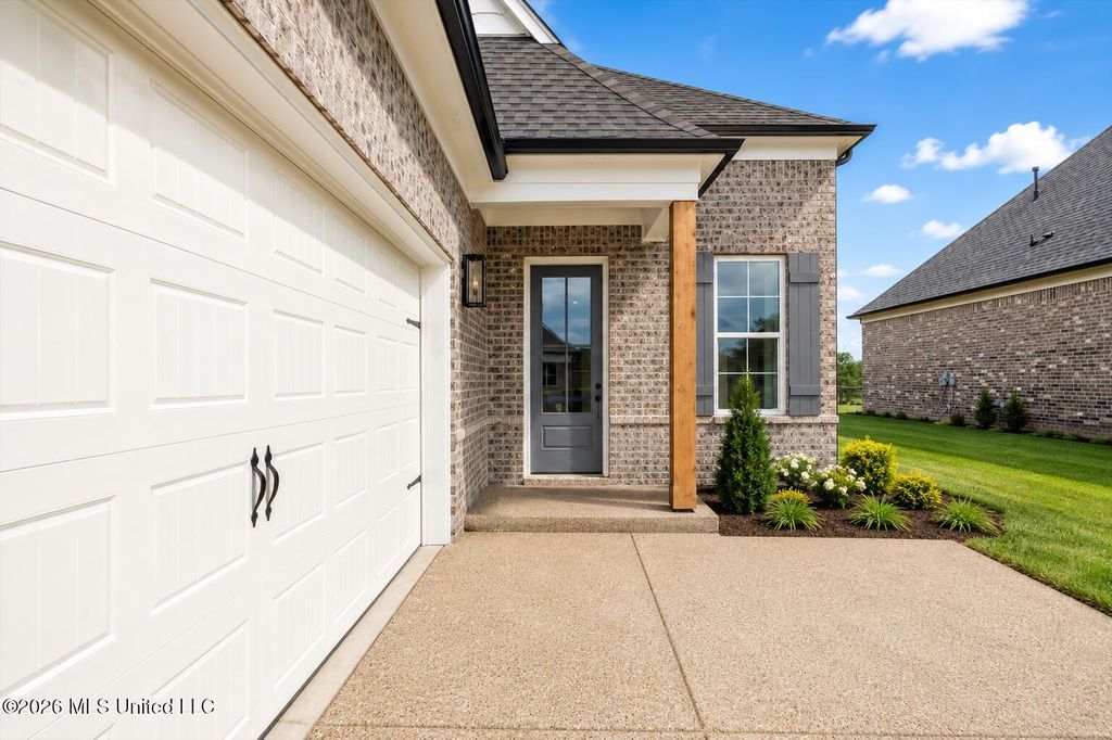 895 Coahoma Court, Nesbit, MS 38651 — photo 3