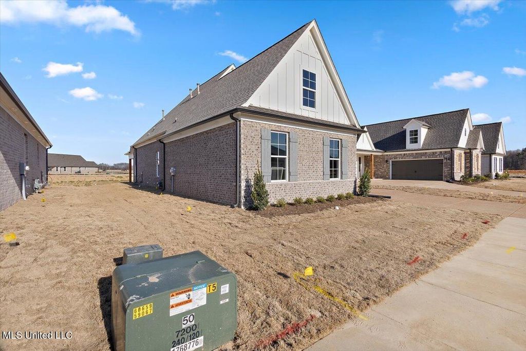 895 Coahoma Court, Nesbit, MS 38651 — photo 4