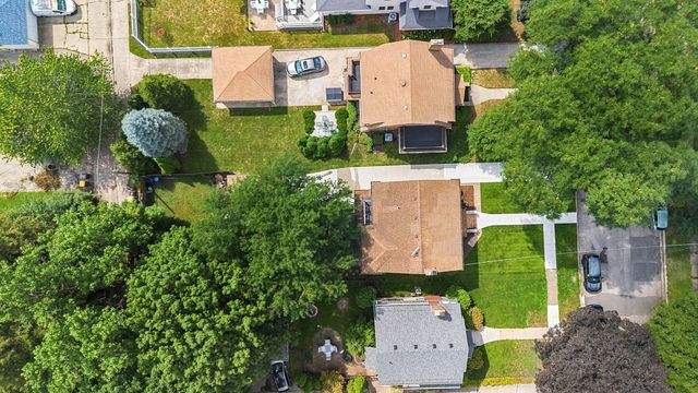 1627 Jackson Street, Rockford, IL 61107