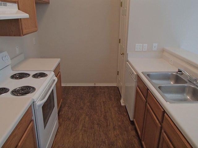 206 Ryan LN, Georgetown, TX 78628
