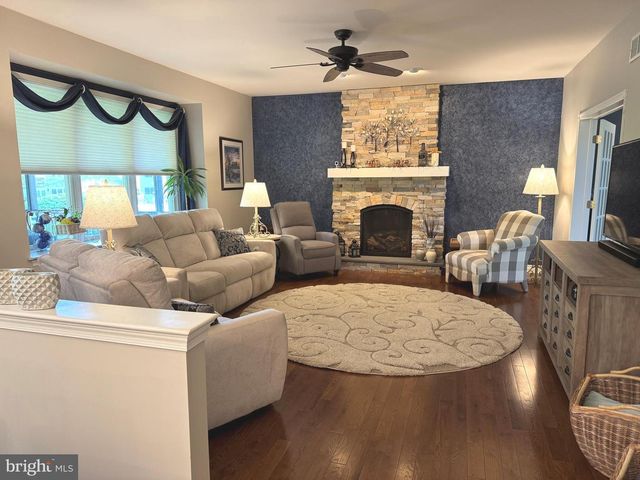 15 BAYBERRY CLOSE, Newark, DE 19711