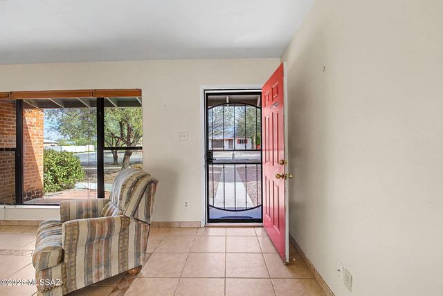 402 S Harvard Avenue, Tucson, AZ 85710