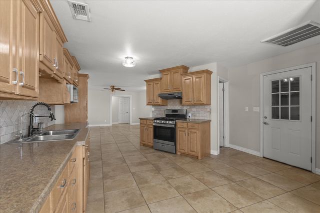 3131 N Alamo Road, Levelland, TX 79336