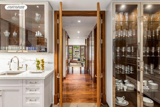 159 E 61ST Street, New York City, NY 10065