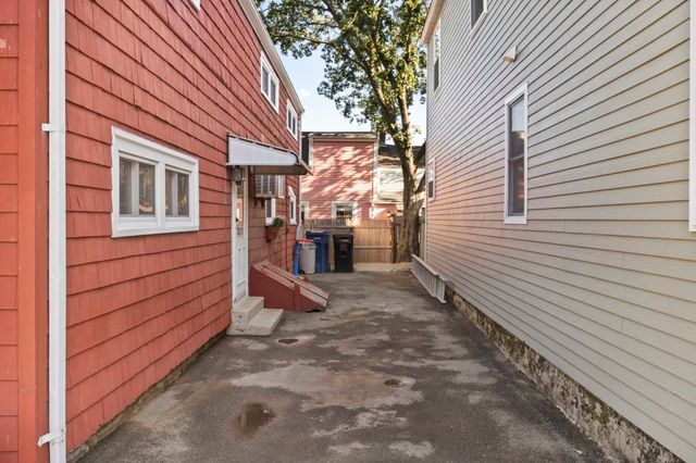 93 Mason St, Salem, MA 01970