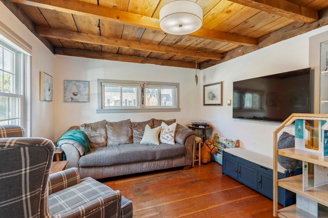 93 Mason St, Salem, MA 01970