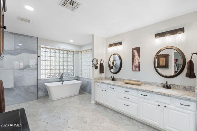 4613 W DESERT HOLLOW Drive, Phoenix, AZ 85083