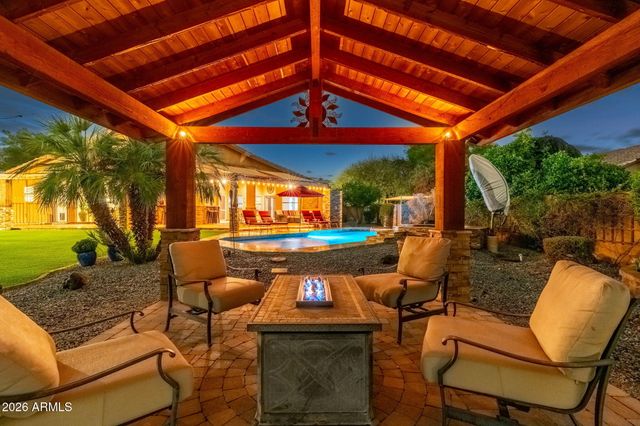 4613 W DESERT HOLLOW Drive, Phoenix, AZ 85083