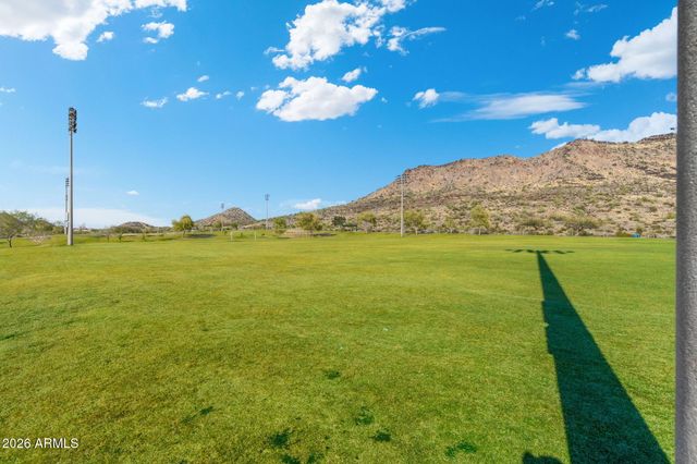 4613 W DESERT HOLLOW Drive, Phoenix, AZ 85083