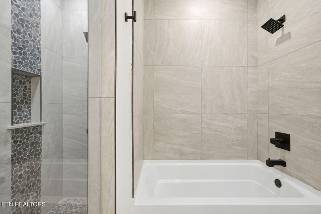 638 Ridge Top Loop, Gatlinburg, TN 37738