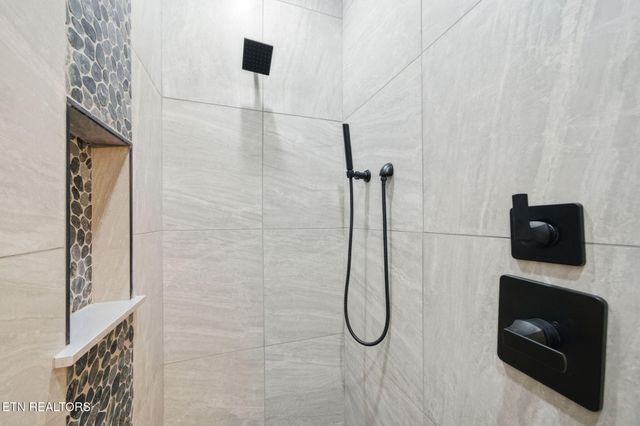 638 Ridge Top Loop, Gatlinburg, TN 37738